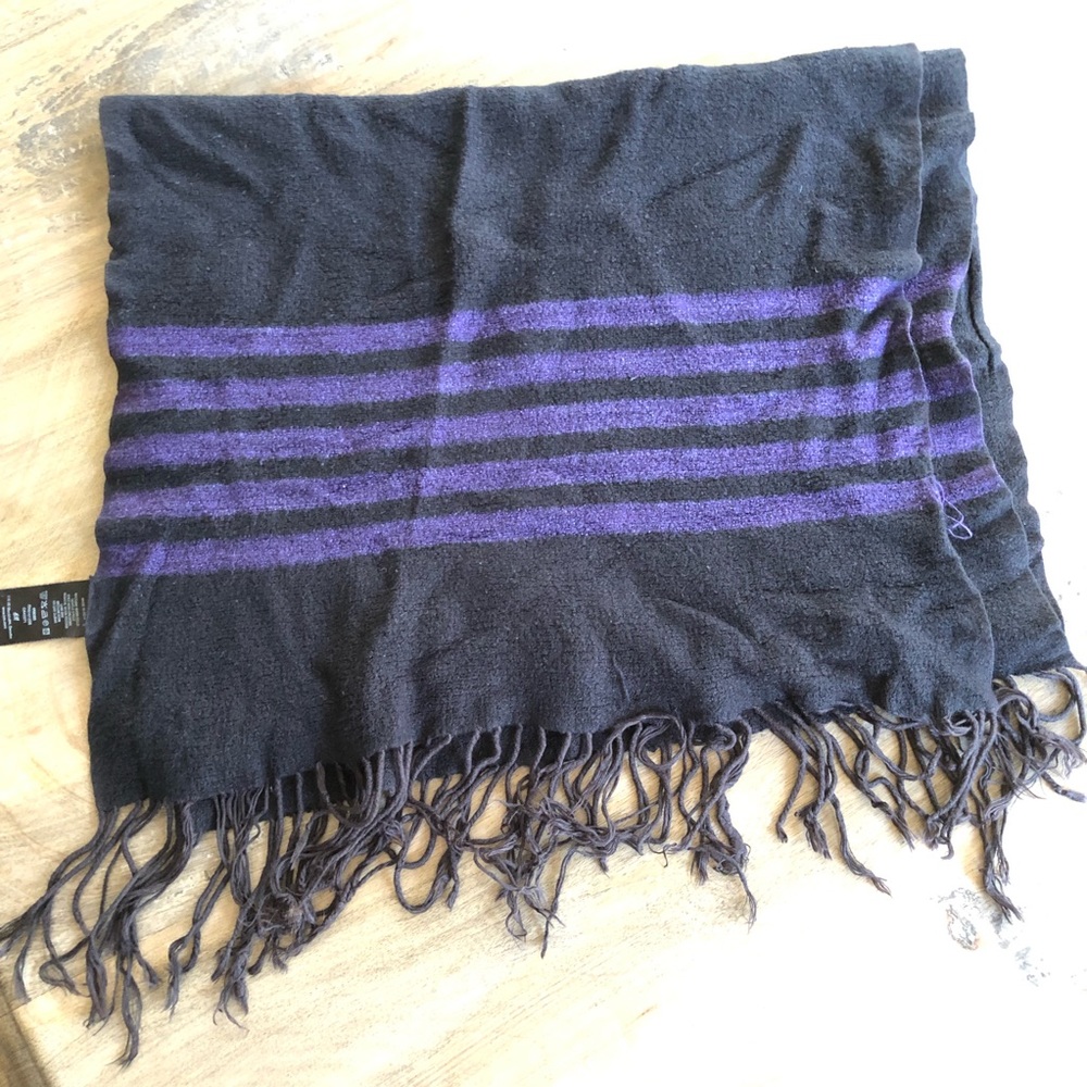 H&M Scarf in black and purple
